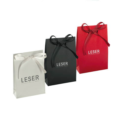 Sacs en papier avec logo : une visibilité qui dure Sacs en papier avec logo : une visibilité qui dure